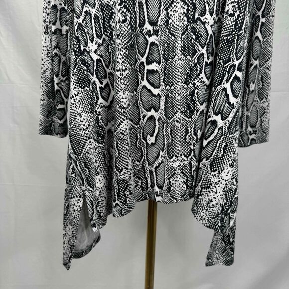 John Mark Top Snake Print Mature Asymmetric Tunic Stretchy Flowy Loose Fit Sz M - Picture 5 of 12